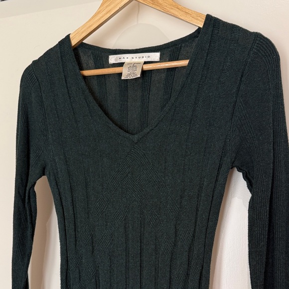 Max Studios Hunter Green Long Sleeve Knit Dress - Picture 3 of 5